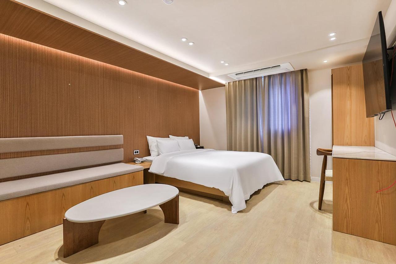 Gridt Hotel & Home Кёнджу Экстерьер фото