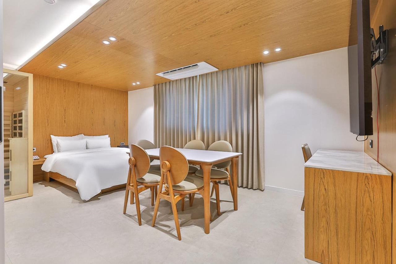 Gridt Hotel & Home Кёнджу Экстерьер фото