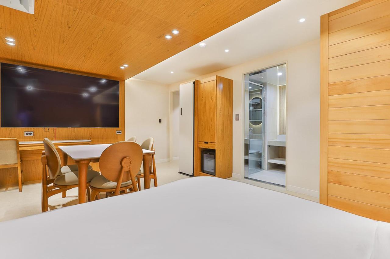 Gridt Hotel & Home Кёнджу Экстерьер фото