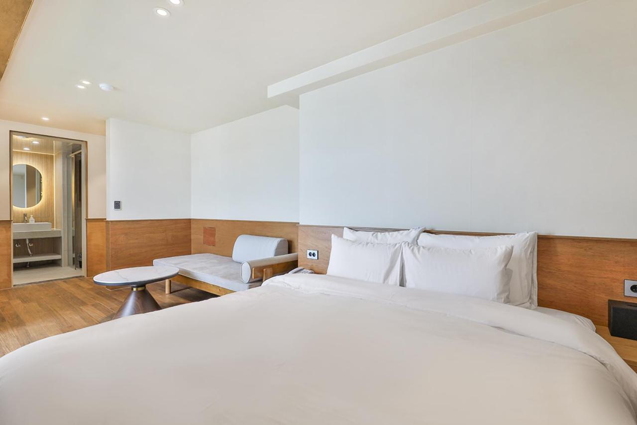 Gridt Hotel & Home Кёнджу Экстерьер фото